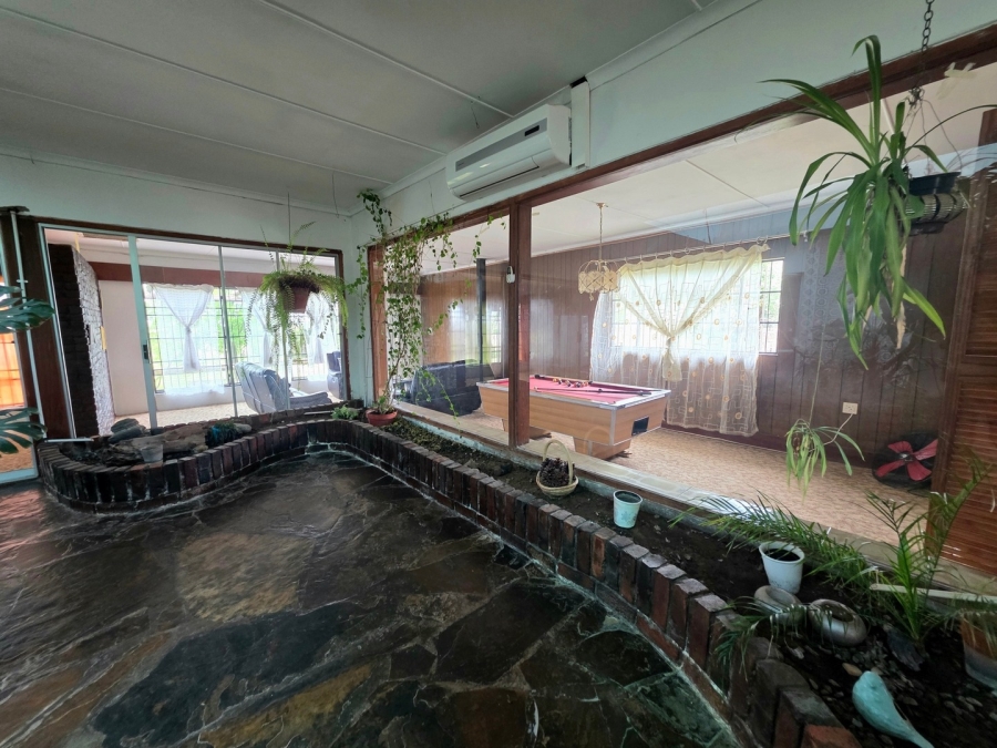 6 Bedroom Property for Sale in Rodenbeck Free State